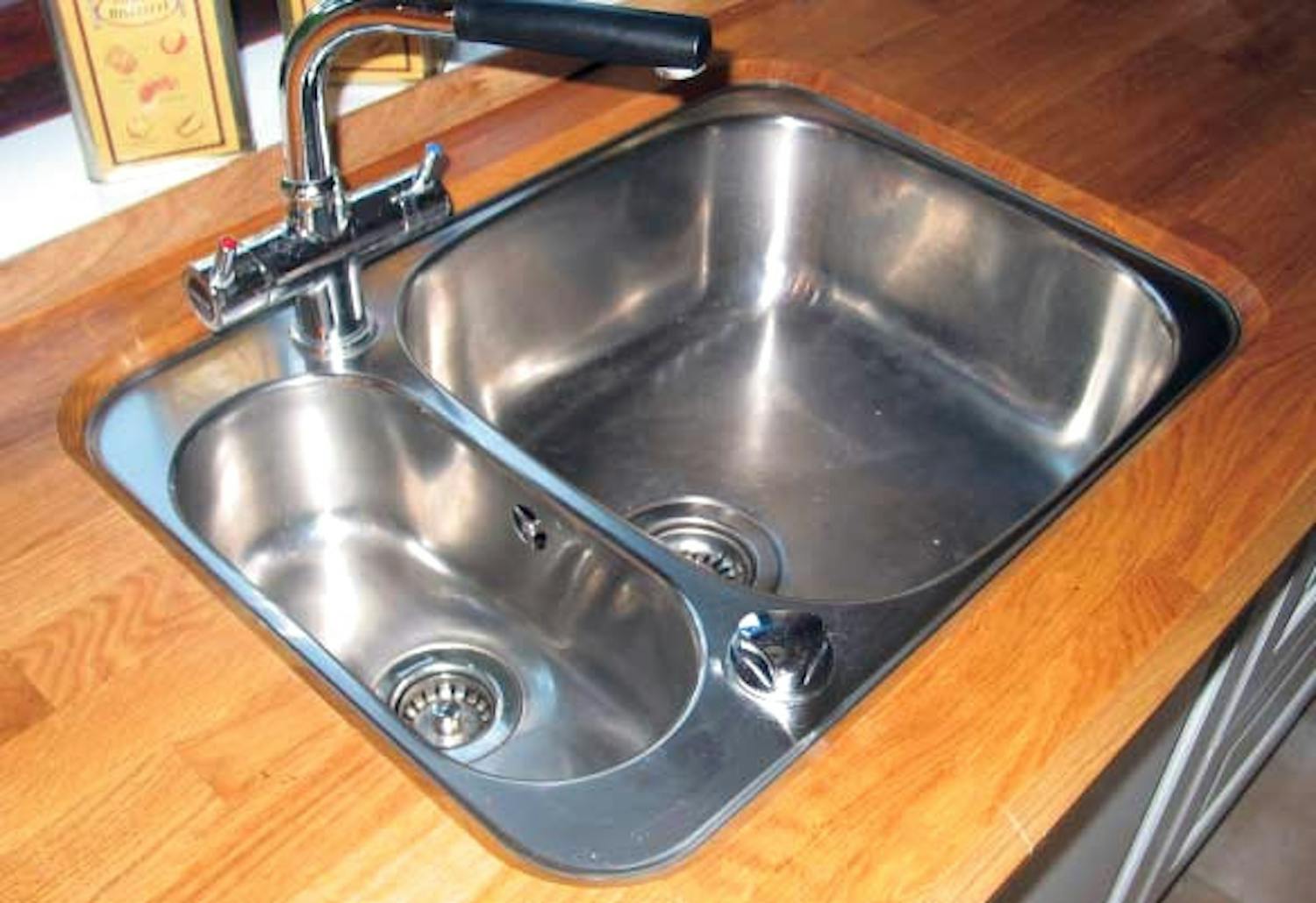 Montér underlimt kjøkkenvask selv Underlim selv køkkenvasken